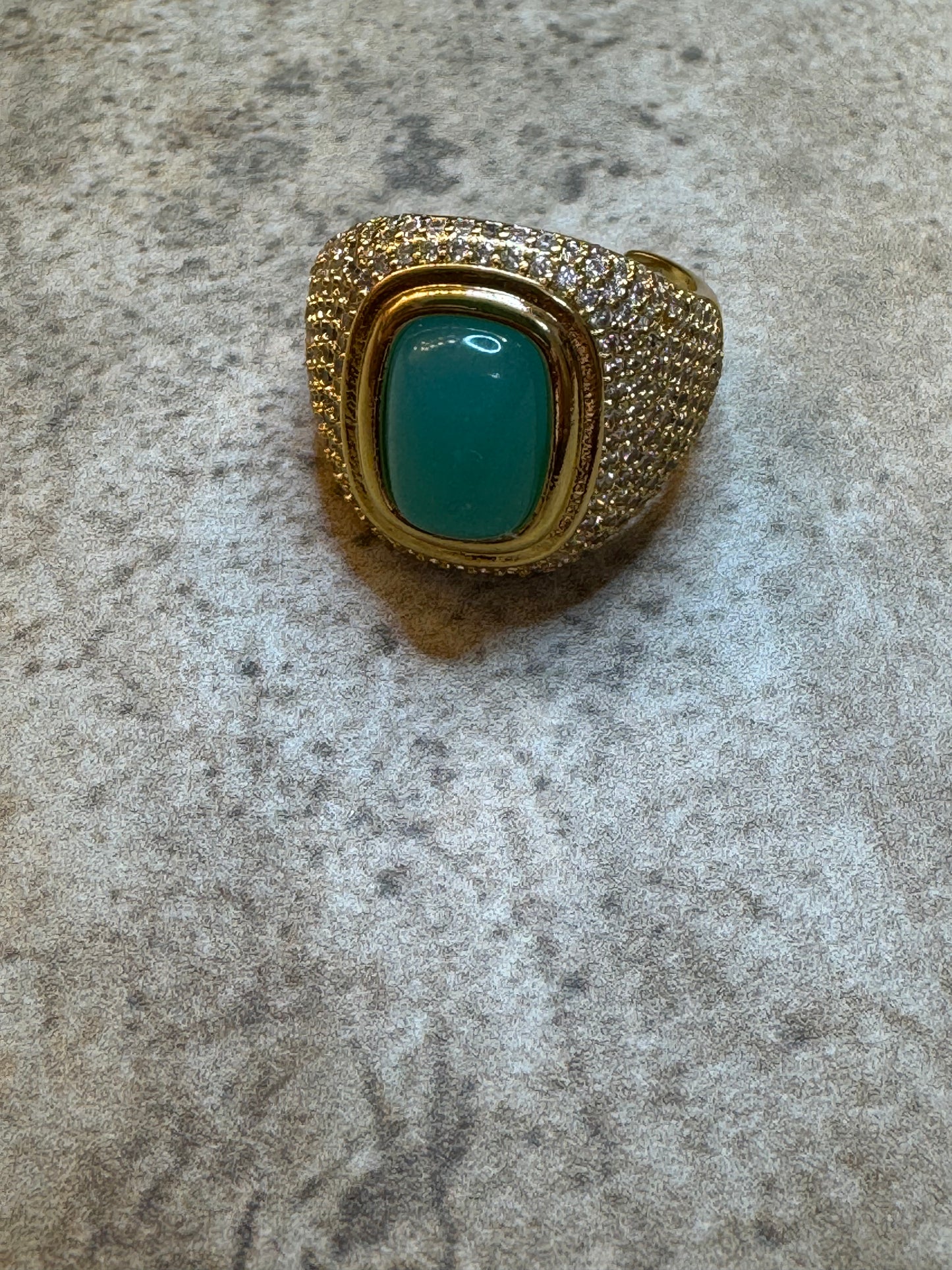 Gleam ring