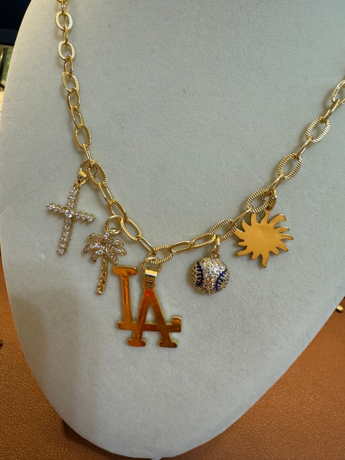 We love LA charm necklace