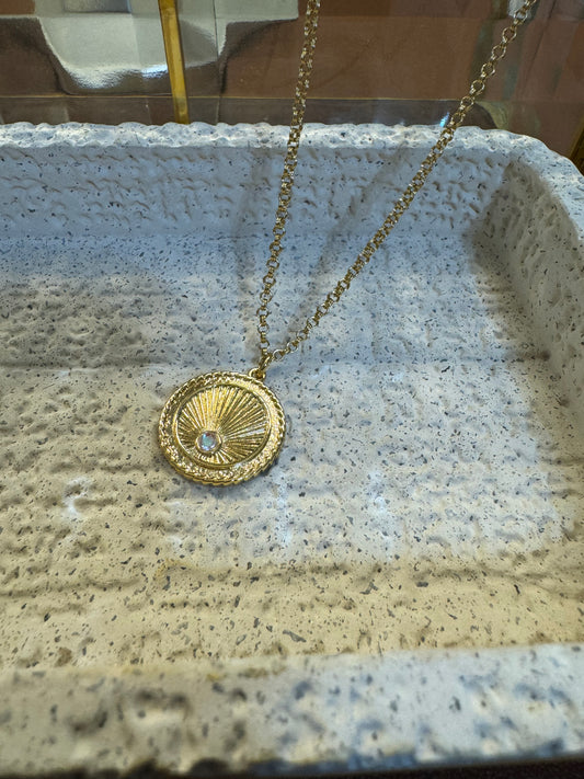 Medallion necklace