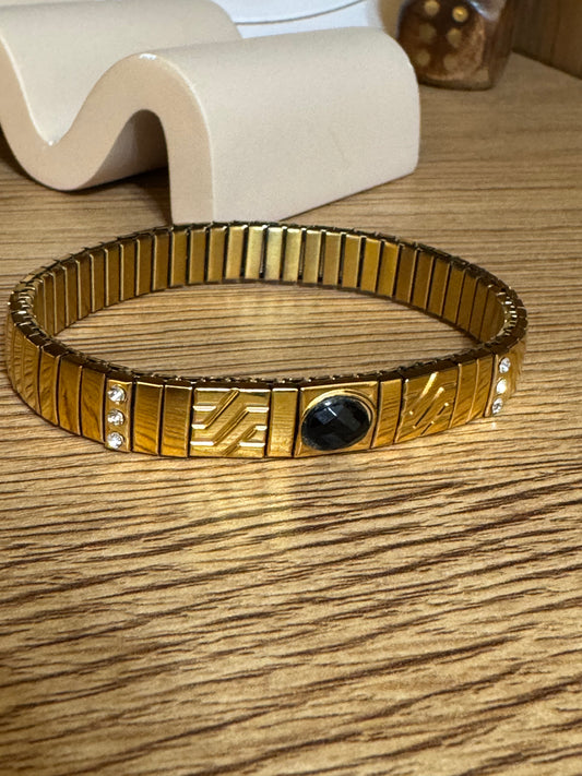 Ava Bangle